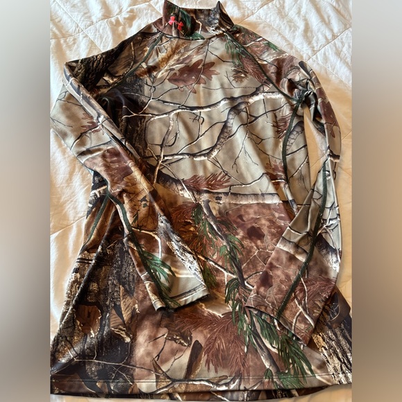 NWOT Women’s Under Armour Camo Long Sleeve Shirt - Picture 6 of 10